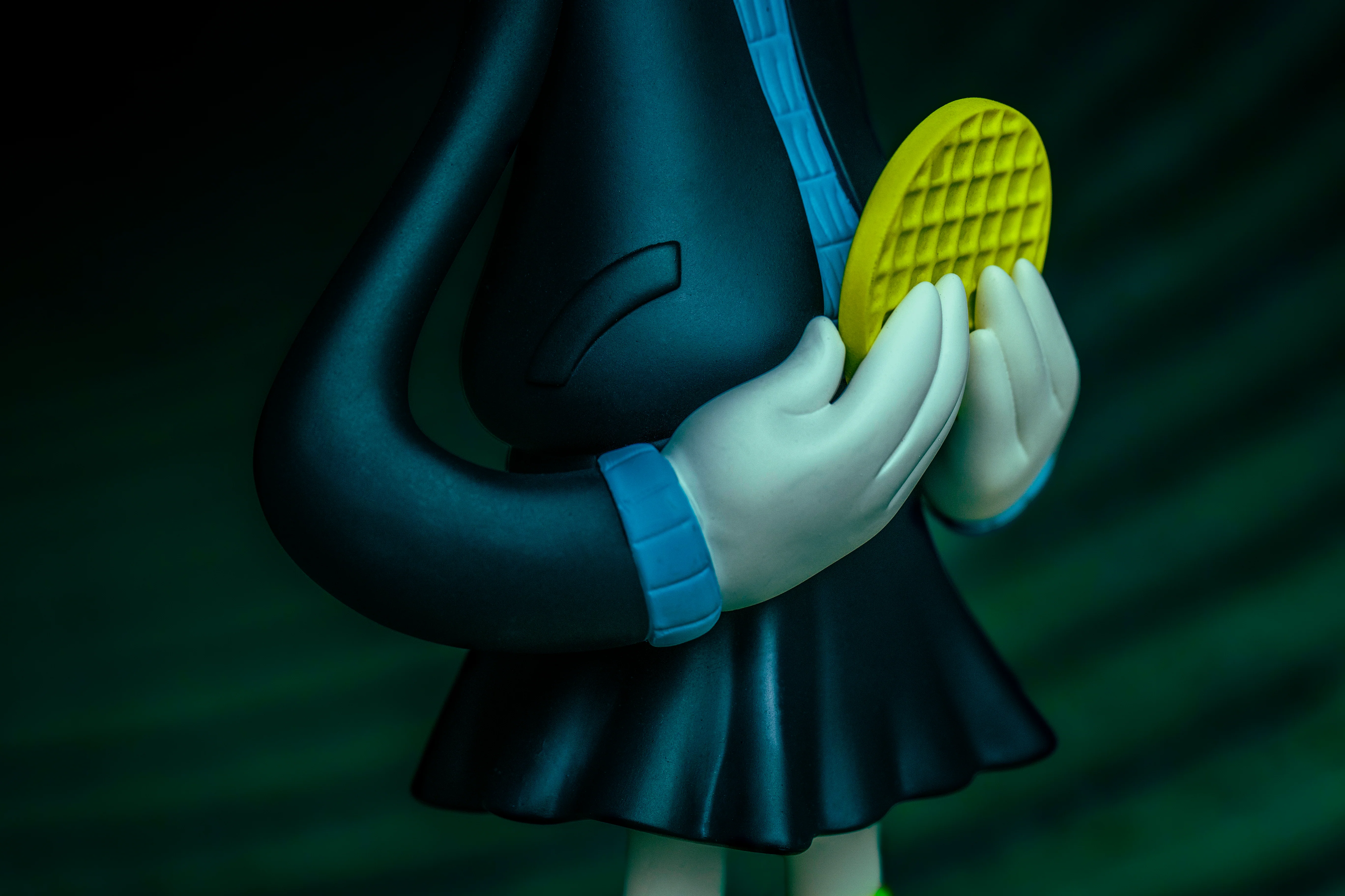 Elegorgon Statue - iam8bit Exclusive Colorway - Image 11