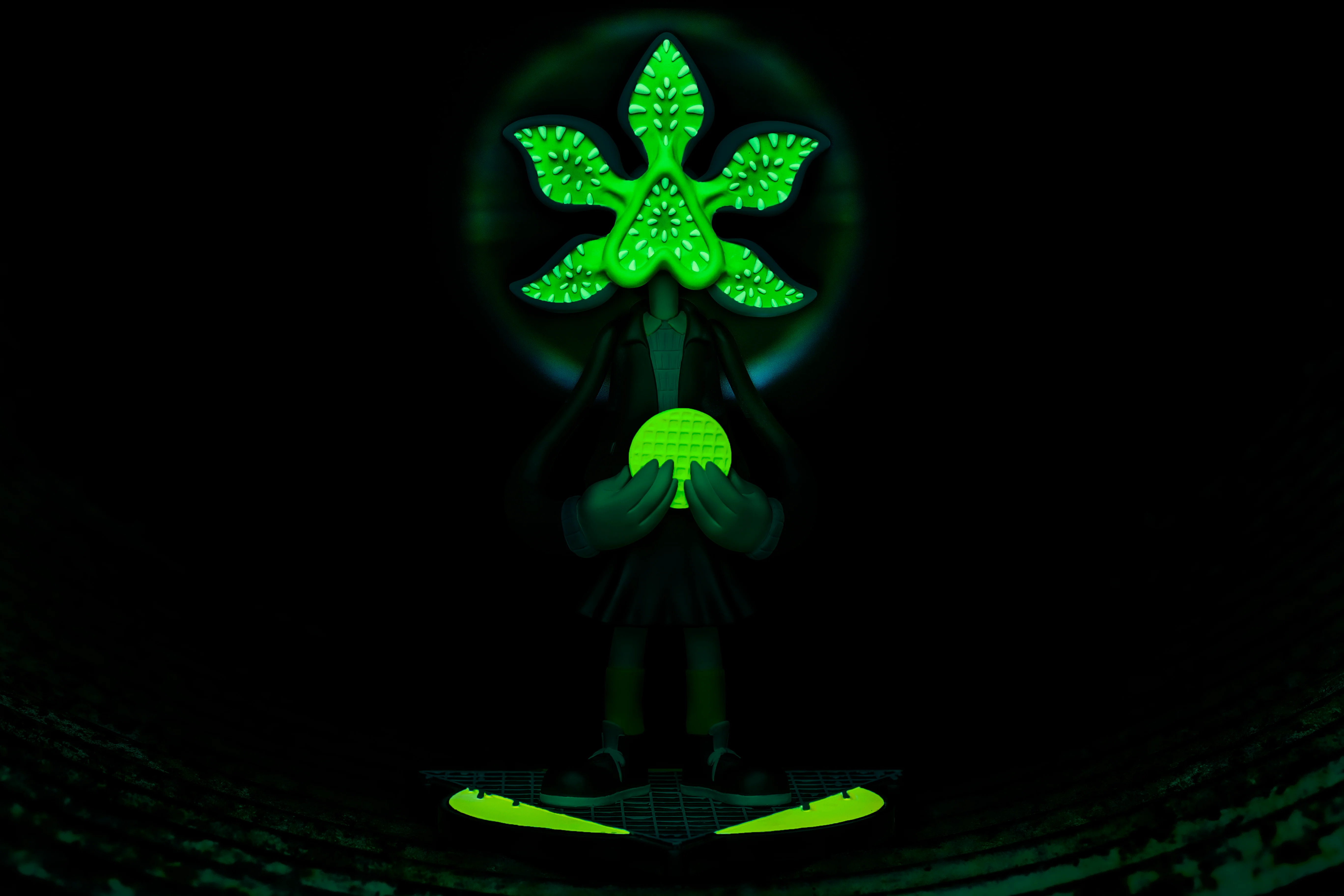 Elegorgon Statue - iam8bit Exclusive Colorway - Image 9